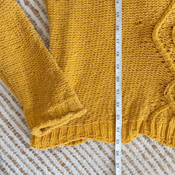 ABSOLUTELY SWEATER SZ L YELLOW OPEN KNIT HOLEY SCALLOPED OVERSIZED - Picture 6 of 6